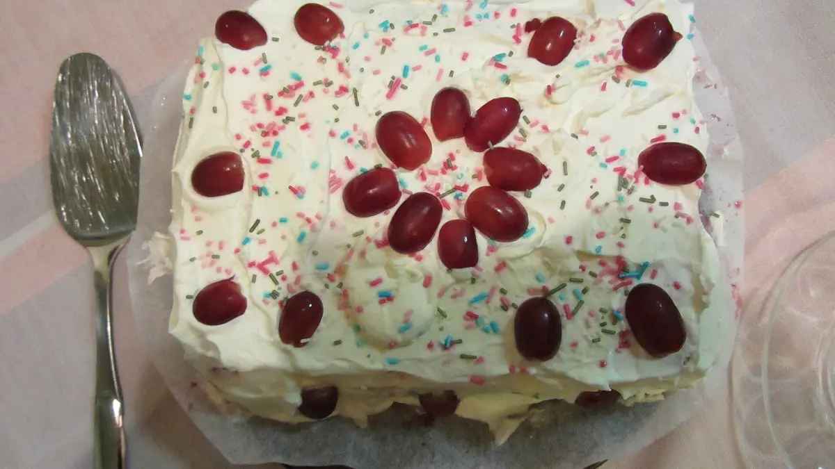 Beyond Cafe And Cakes – cake shop in Brentwood town centre